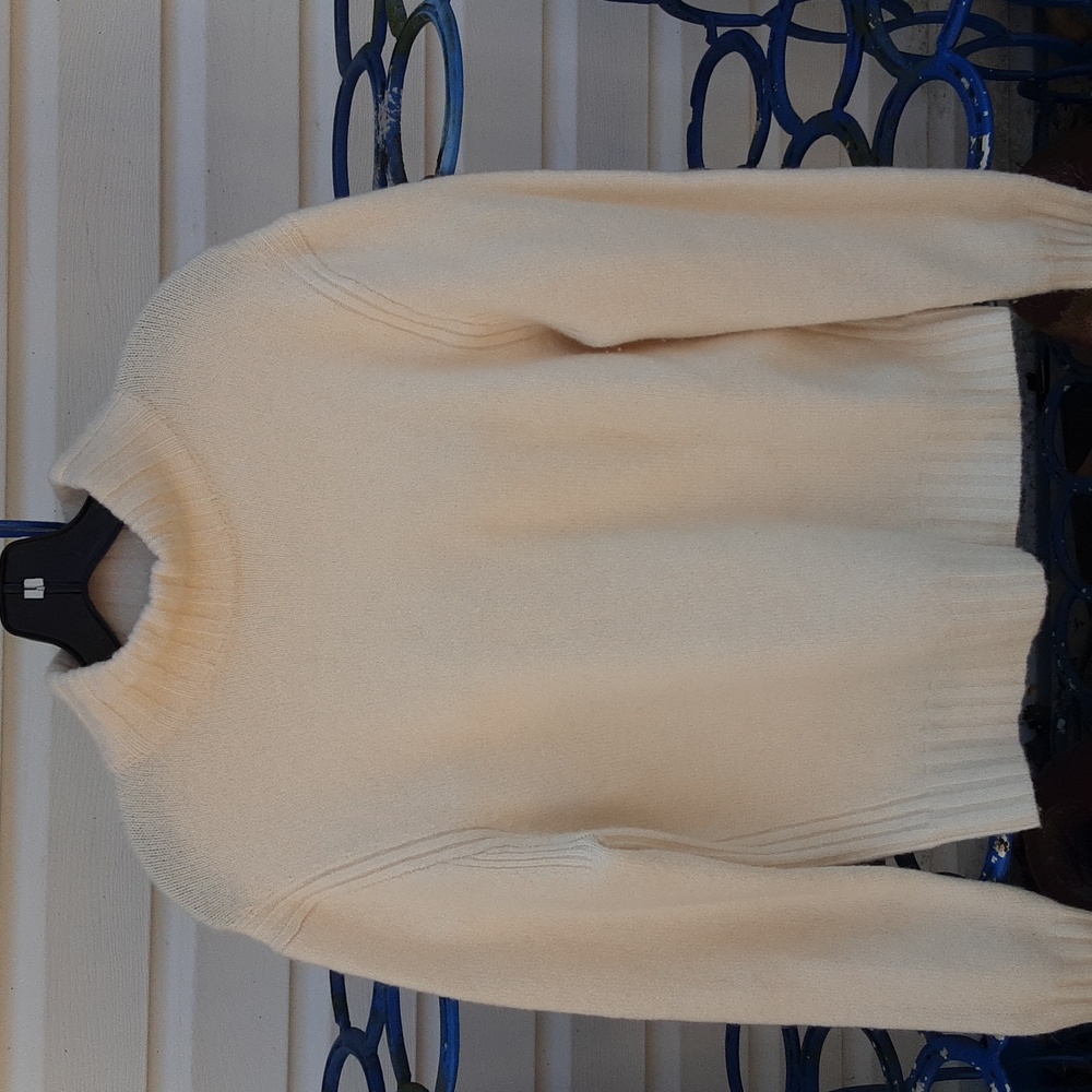 SOFT: POINT SUR sweater, cream,  size L.